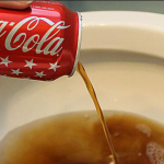 Quy trình thông bồn cầu bằng coca cola giá rẻ mà lại hiệu quả